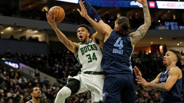 1642758975865060967.jpg giannis.jpg