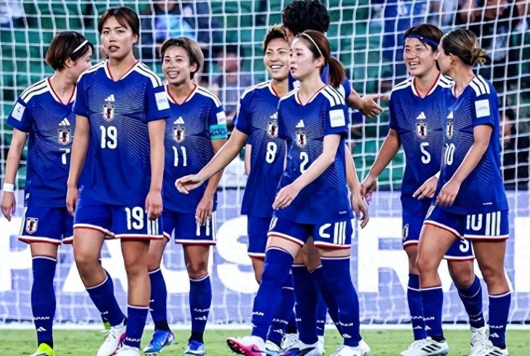 随着日本女足7-0狂胜，亚洲杯4强全出炉！中国女足夺冠迎2大利好