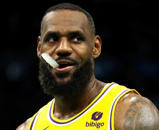 开云APP下载-湖人更新伤情报告：詹姆斯能出战勇士，东契奇、里夫斯仍缺阵